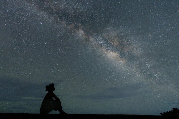 Dark Sky Sternenbeobachtung & Nachtporträt Tour in Kabira Bay