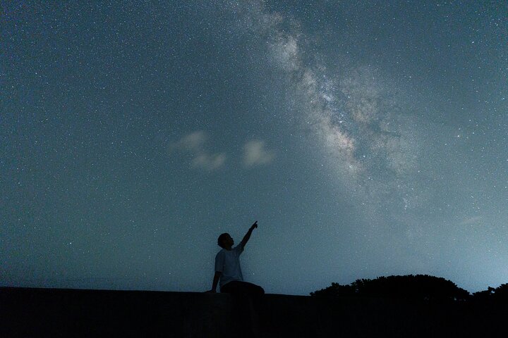 Dark Sky Sternenbeobachtung & Nachtporträt Tour in Kabira Bay