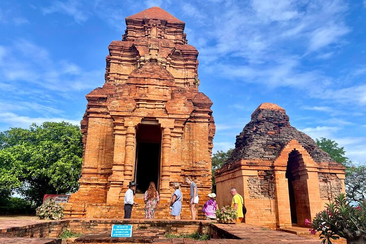 Mui Ne/Phan Thiet: Monte Ta Cu con funivia e Buddha sdraiato
