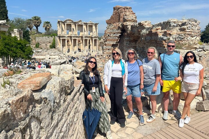 FOR CRUISERS : Ephesus & Virgin Mary Tour with ENTRY TICKET + LUNCH (クルーザー用:エフェソスと聖母マリアの入場券+ランチ付きツアー)