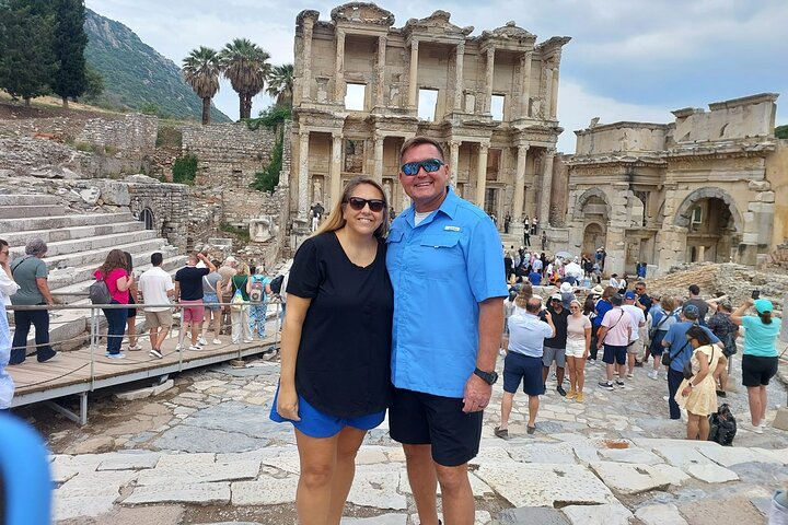 FOR CRUISERS : Ephesus & Virgin Mary Tour with ENTRY TICKET + LUNCH (クルーザー用:エフェソスと聖母マリアの入場券+ランチ付きツアー)