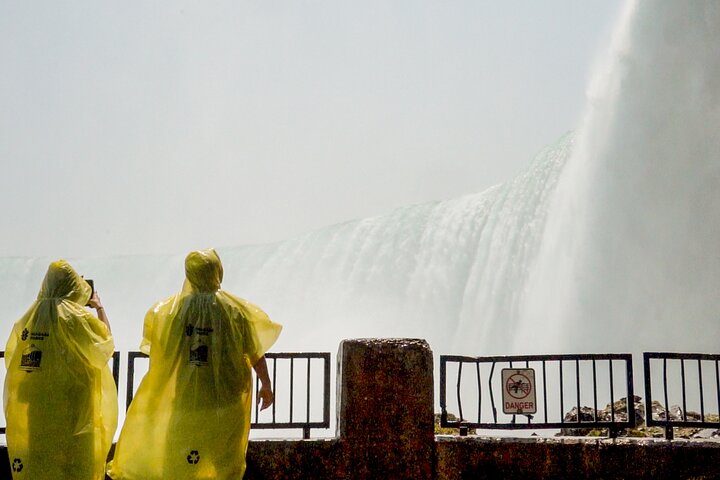 Lo mejor de Niagara Falls Canada Premium Tour : Detrás de Cataratas y Barco