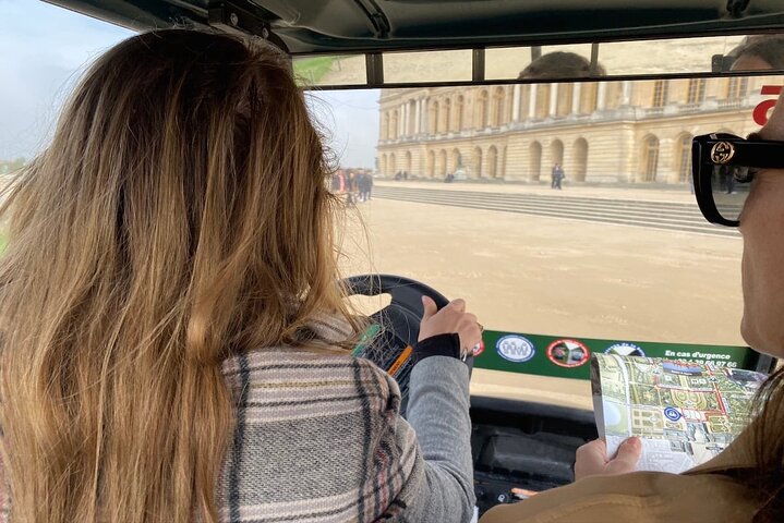 Private Tour durch den Königspalast und die Gärten von Versailles mit dem Golfwagen