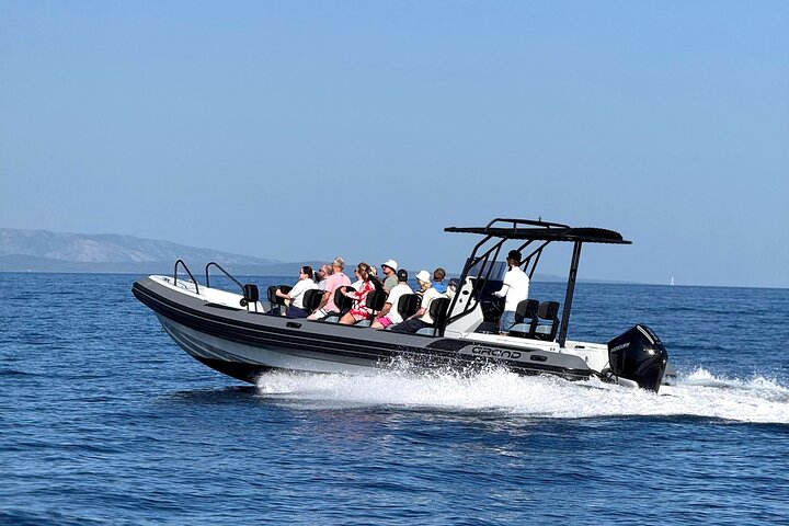 Makarska: 3-øy Speedboat Tour med Cave og Blue Lagoon