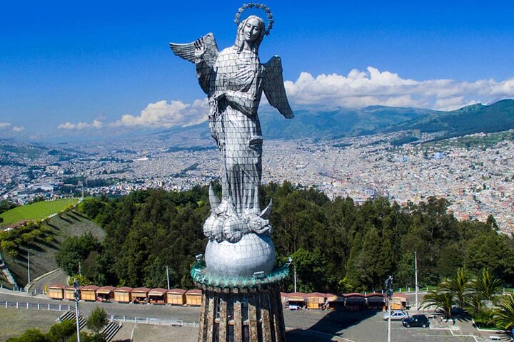 Visite privée de la ville : Quito colonial, le Milieu du monde et le téléphérique