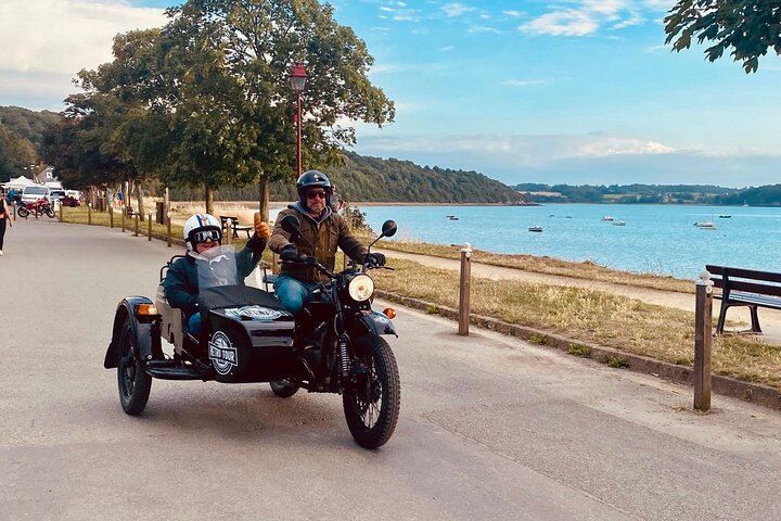 Saint Malo et Saint Suliac en Sidecar Vintage avec Chauffeur