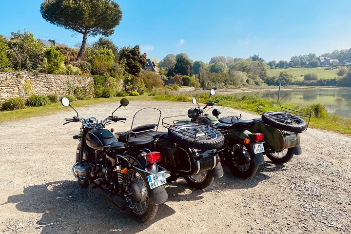 Saint Malo et Saint Suliac en Sidecar Vintage avec Chauffeur