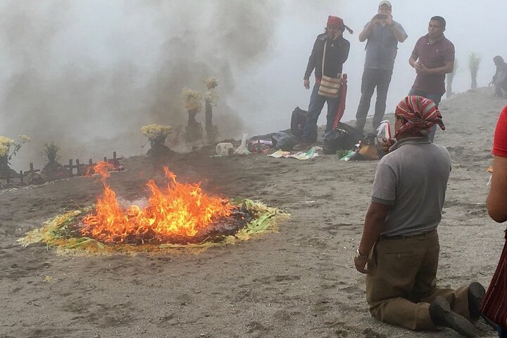 Escursione sul lago Chicabal + Esplora il villaggio Maya - Avventura di due giorni