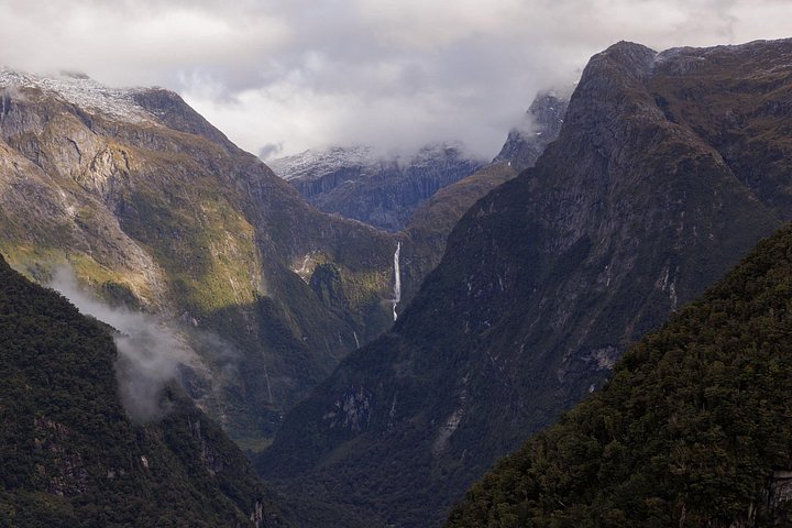 Sutherland Falls Helicopter Scenic Flight från Milford Sound
