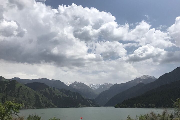 Privat dagstur til Tianchi Heavenly Lake og Red Hill fr Urumqi