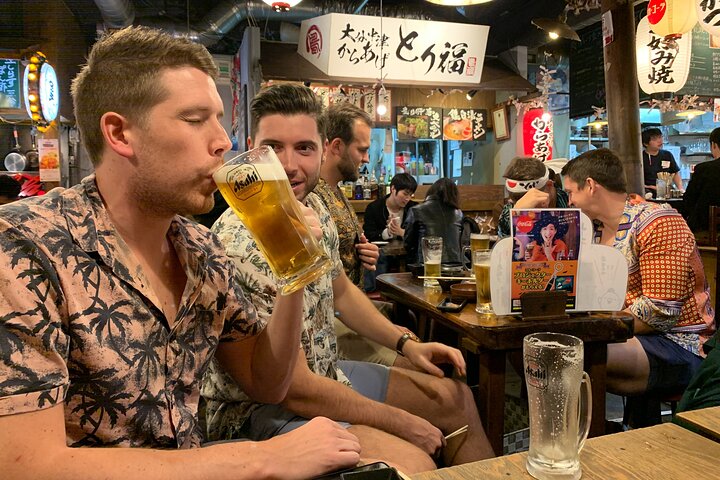 Okinawa: Local Bar-Hopping aventura na cidade de sua escolha
