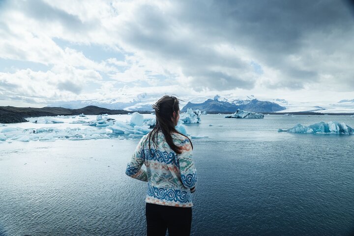 Guided Glacier Lagoon and Diamond Beach Day Trip from Reykjavik