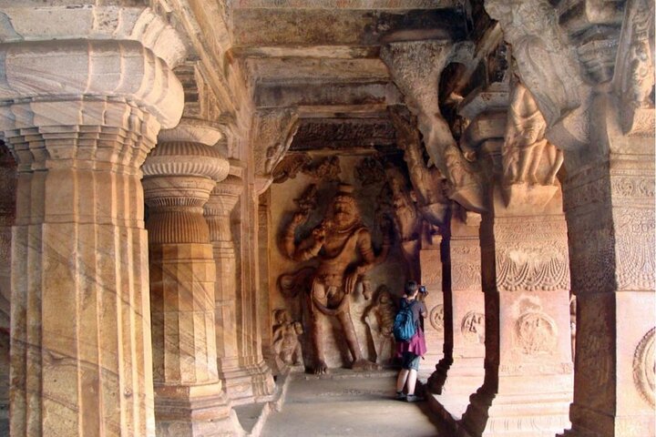 Hyr en Guide för att besöka Badami/Aihole/Pattadakal med egen transport