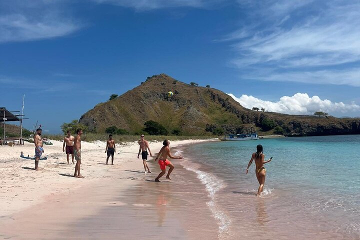 Sailing to Komodo island trip 4D 3N from lombok