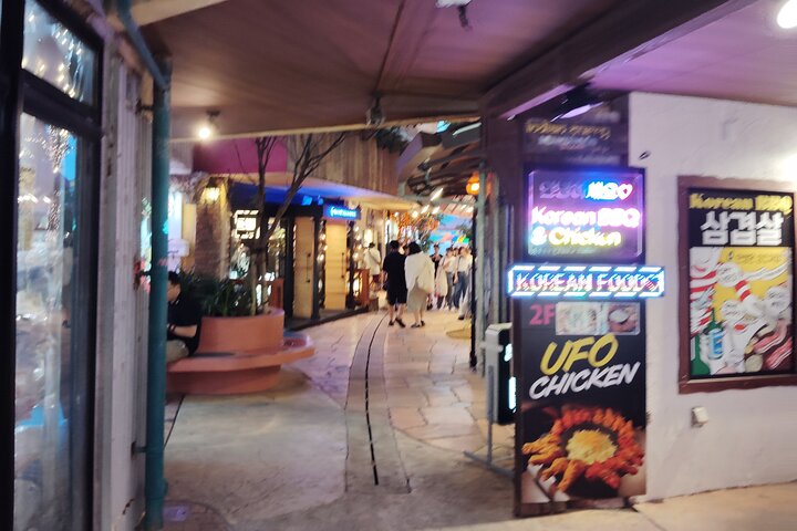 Okinawa: Local Bar-Hopping aventura na cidade de sua escolha