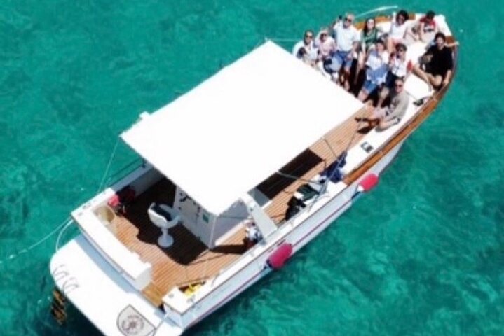Visite de groupe de 3 heures en bateau aux grottes de Santa Maria di Leuca