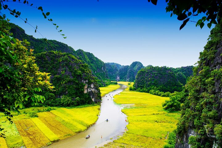 Ninh Binh Day Trip from Hanoi with Tam Coc Boat Ride
