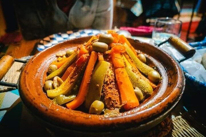 Resa från Erfoud till Merzougaöknen, middag, kamelritt, solnedgång