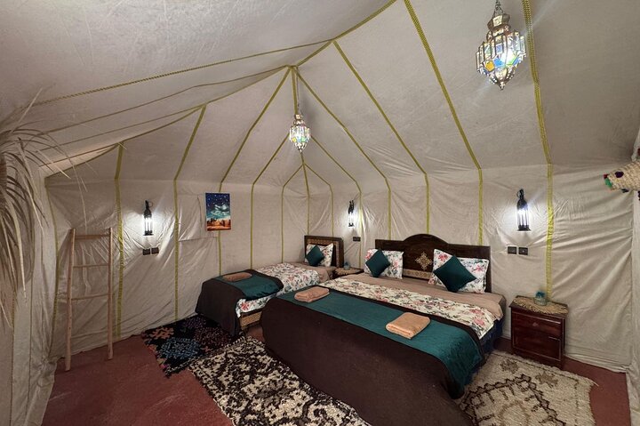 Camp privé de 2 jours dans le désert au départ d'Errachidia avec Camel Trek & Jeep