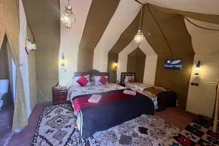 Camp privé de 2 jours dans le désert au départ d'Errachidia avec Camel Trek & Jeep