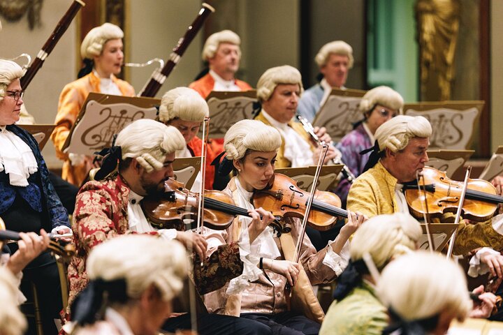Wiener Mozartkonzert in historischen Kostümen im Musikverein