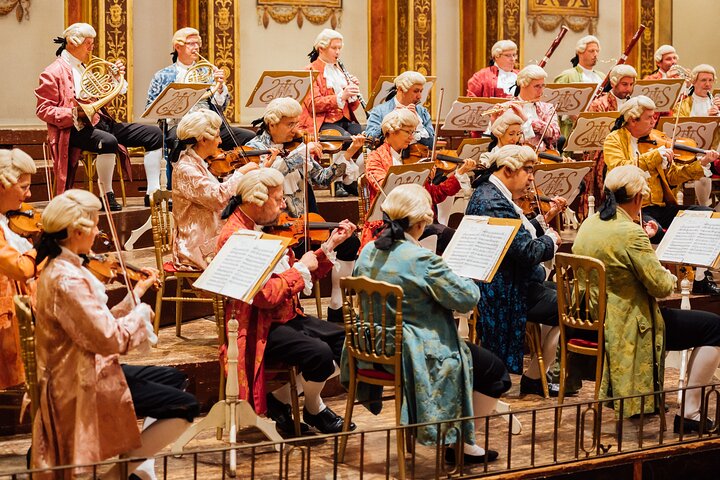 Wiener Mozartkonzert in historischen Kostümen im Musikverein