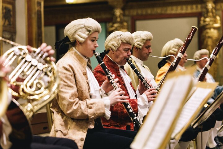 Wiener Mozartkonzert in historischen Kostümen im Musikverein