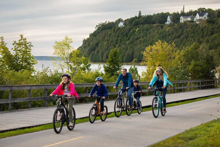 Geführte Fahrradtour von Mackinac Island mit malerischem Blick