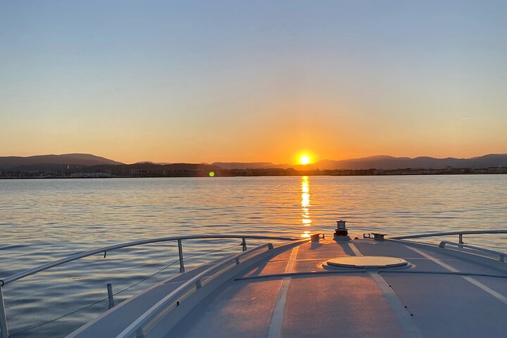 Saint Tropez Private Sunset Yacht Charter på 13m Motor Yacht