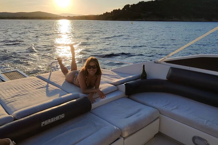 Saint Tropez Private Sunset Yacht Charter på 13m Motor Yacht