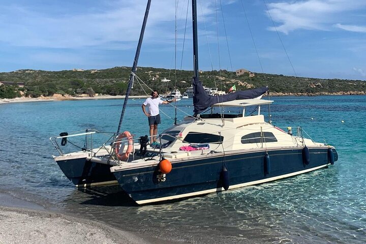 Katamaran-dagstur til La Maddalena-øerne med sardinsk frokost