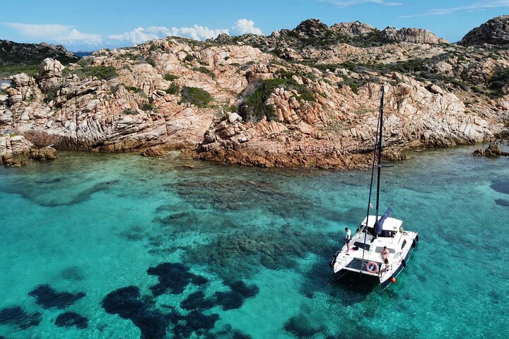 Katamaran-dagstur til La Maddalena-øerne med sardinsk frokost