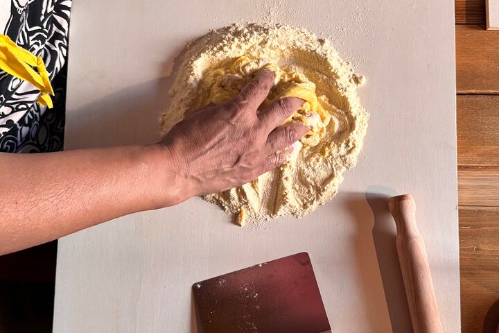 Aula de culinária em um antigo mosteiro de artistas no coração de Monopoli