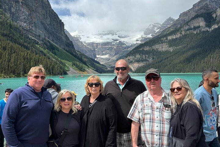 Restauranter i nærheten av Moraine Lake & Louise & Banff Day Tour