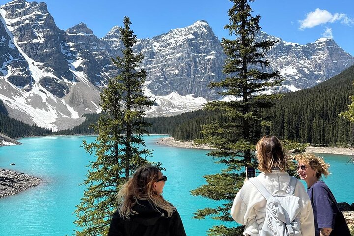 Restauranter i nærheten av Moraine Lake & Louise & Banff Day Tour