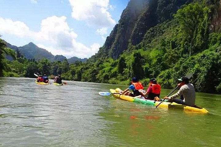 Hotell i nærheten av Kayaking&Water Cave&Tham Chang&Blue Lagoon 2