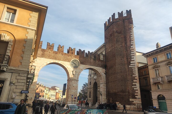 Verona: Tur med arena, kabelbil og valgfrie Juliet billetter