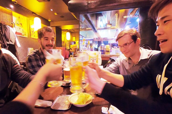 Saga: Private Food and Bar Hopping Tour – Choose Your City