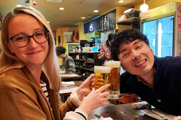 Saga: Private Food and Bar Hopping Tour – Choose Your City