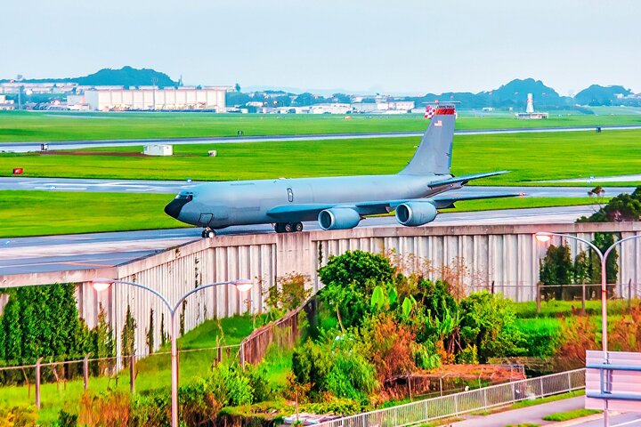 Okinawa: Guided Voices fra livet ved siden av Kadena Air Base