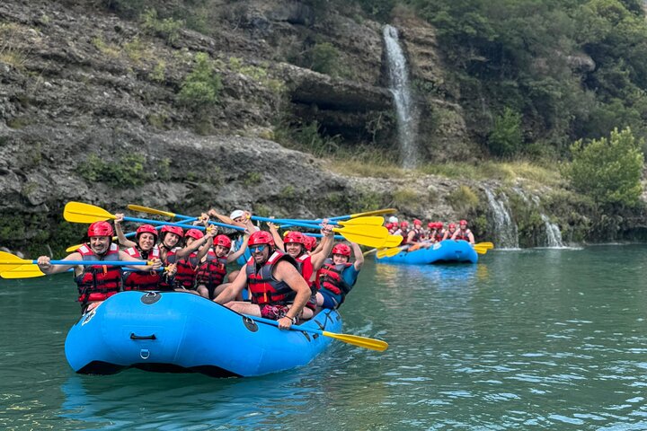 Visita guiada de rafting - Parque Nacional del Río Vjosa - Permet, Albania