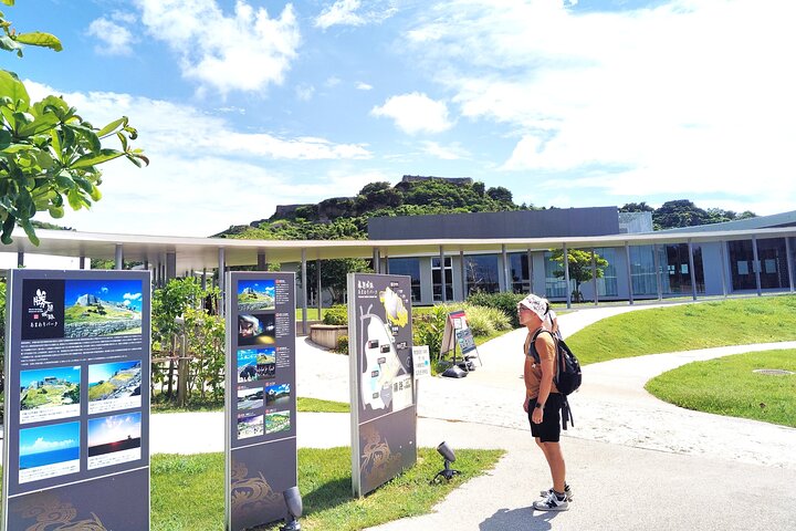 Okinawa : Katsuren Slot ruiner og museum guidet tur