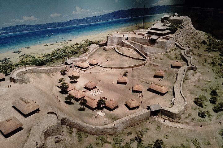 Okinawa : Katsuren Slot ruiner og museum guidet tur