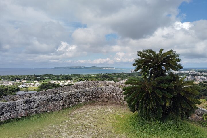 Okinawa : Katsuren Slot ruiner og museum guidet tur
