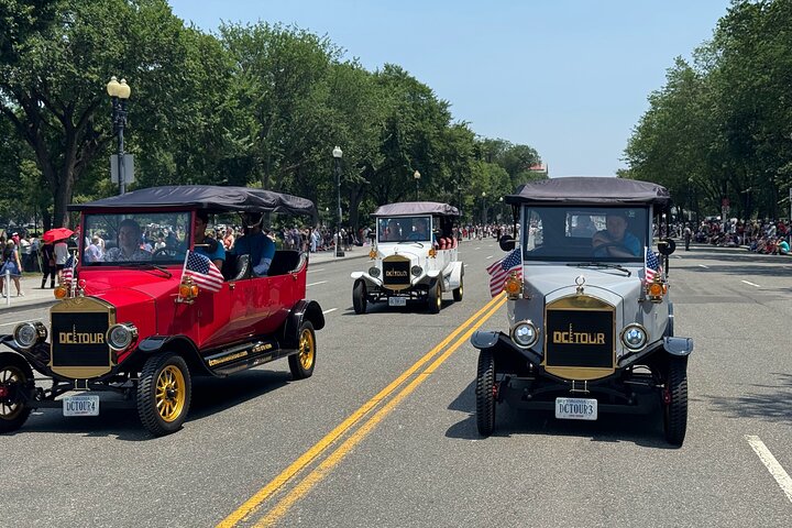 Tour privado a la luz de la luna por Washington D.C. en coche vintage de lujo