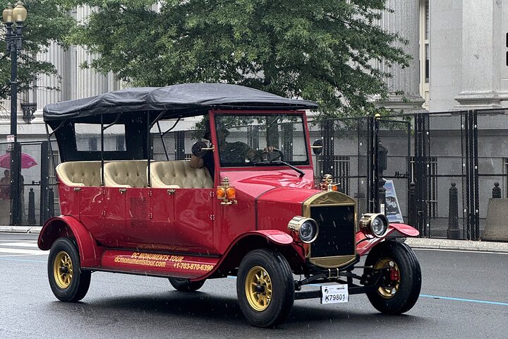 Tour privado a la luz de la luna por Washington D.C. en coche vintage de lujo