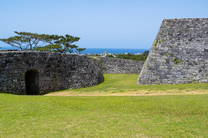 Okinawa : tour del patrimonio del castello di Zakimi e del museo di Yuntanza