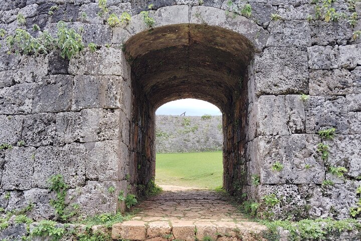 Okinawa : tour del patrimonio del castello di Zakimi e del museo di Yuntanza