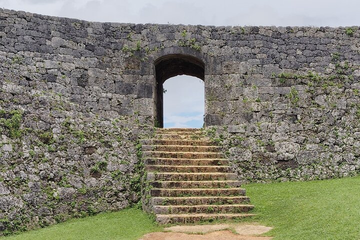 Okinawa : tour del patrimonio del castello di Zakimi e del museo di Yuntanza