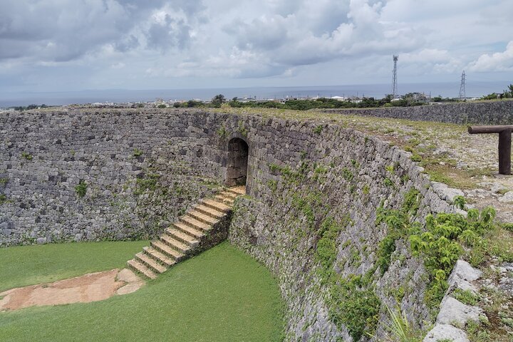 Okinawa : tour del patrimonio del castello di Zakimi e del museo di Yuntanza
